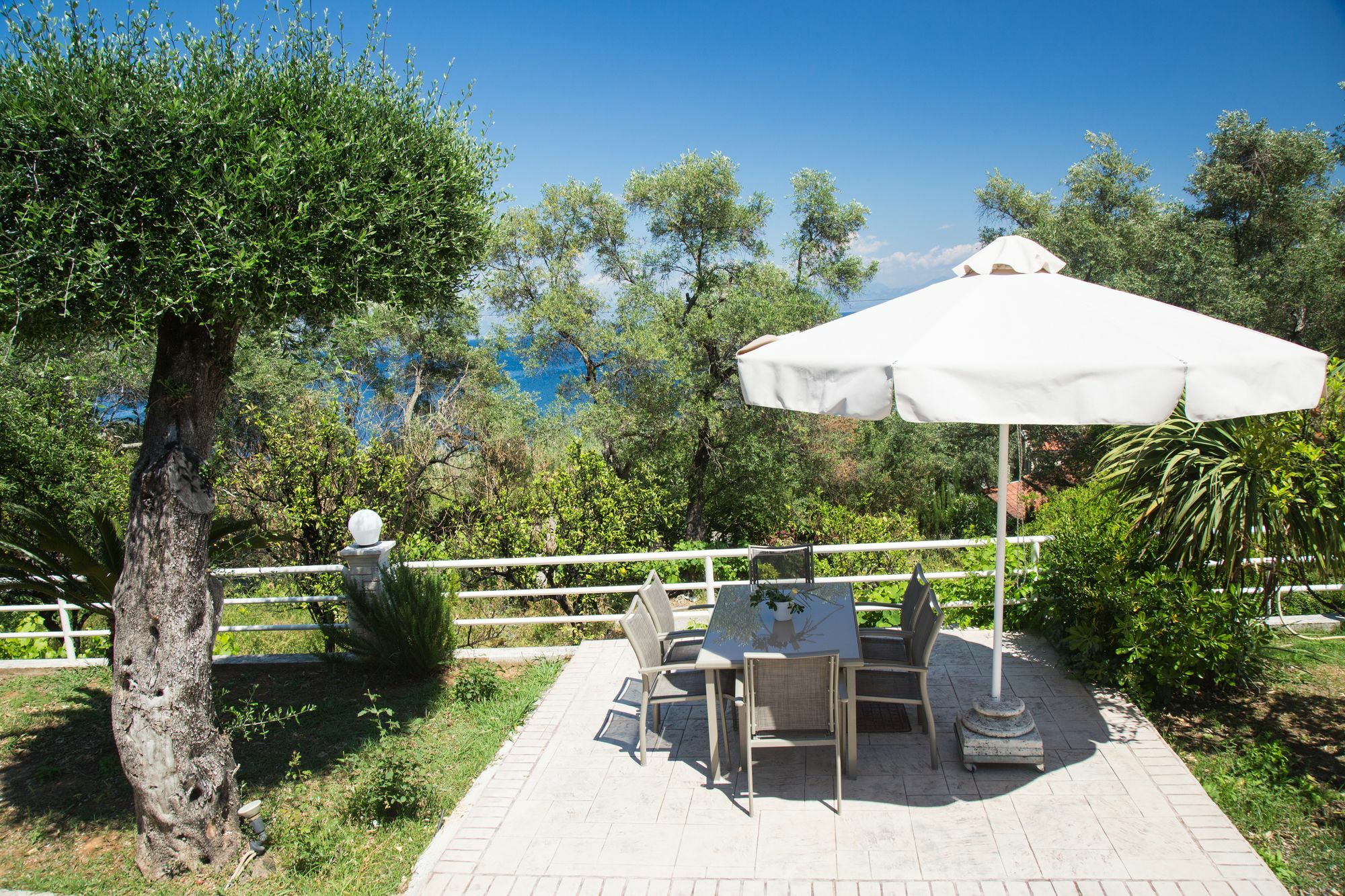 Brentanos Apartments - A - View of Paradise Gastouri (Corfu) Exterior foto